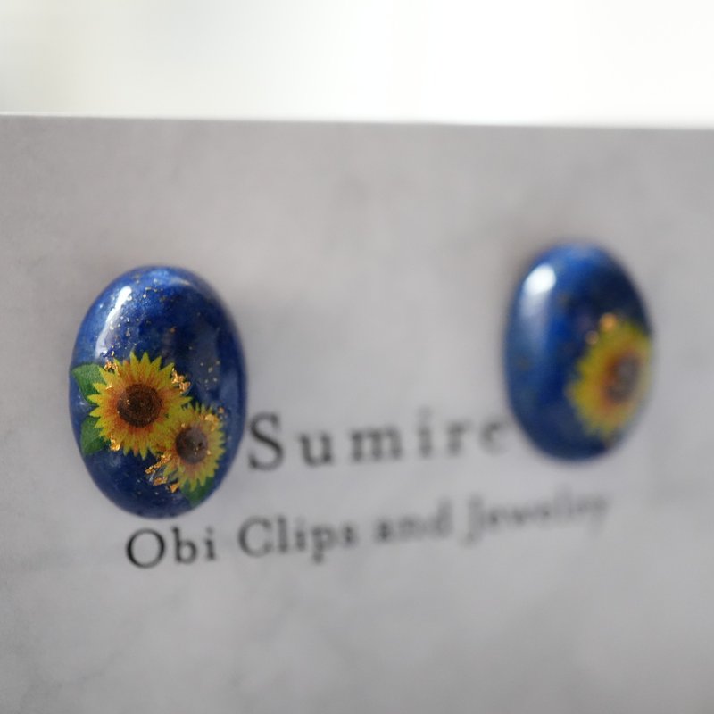 青金石与向日葵单钻耳环 可改耳夹 天然石×金箔×夏日之花 - 耳环/耳夹 - 宝石 蓝色
