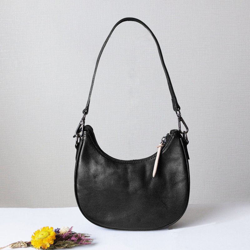 月型真皮斜挎小包 单肩迷你包 黑色 - 侧背包/斜挎包 - 真皮 黑色