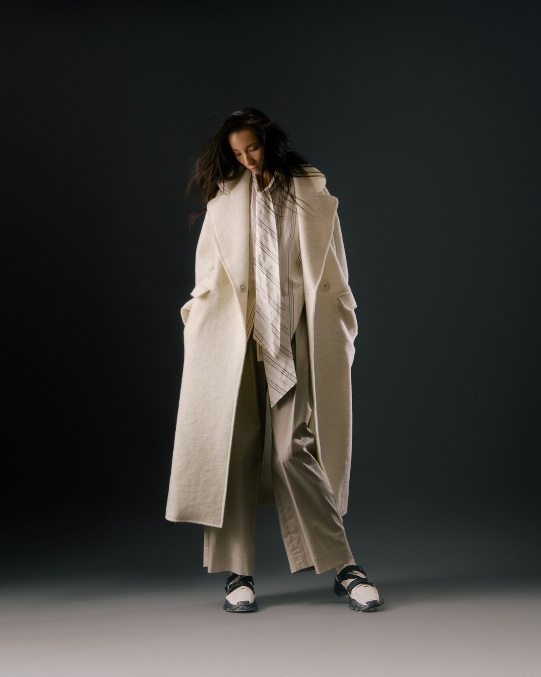 UUIN_米白羊毛混纺切边大衣 - 女装休闲/机能外套 - 羊毛 白色