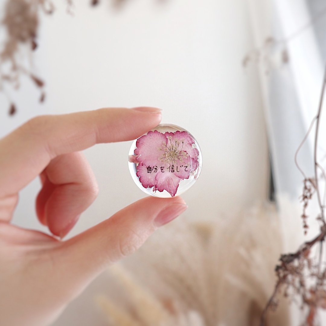 立体干燥花胸针/扣针/别针/婚礼礼物/纪念品/手写文字/ - 胸针 - 其他材质 