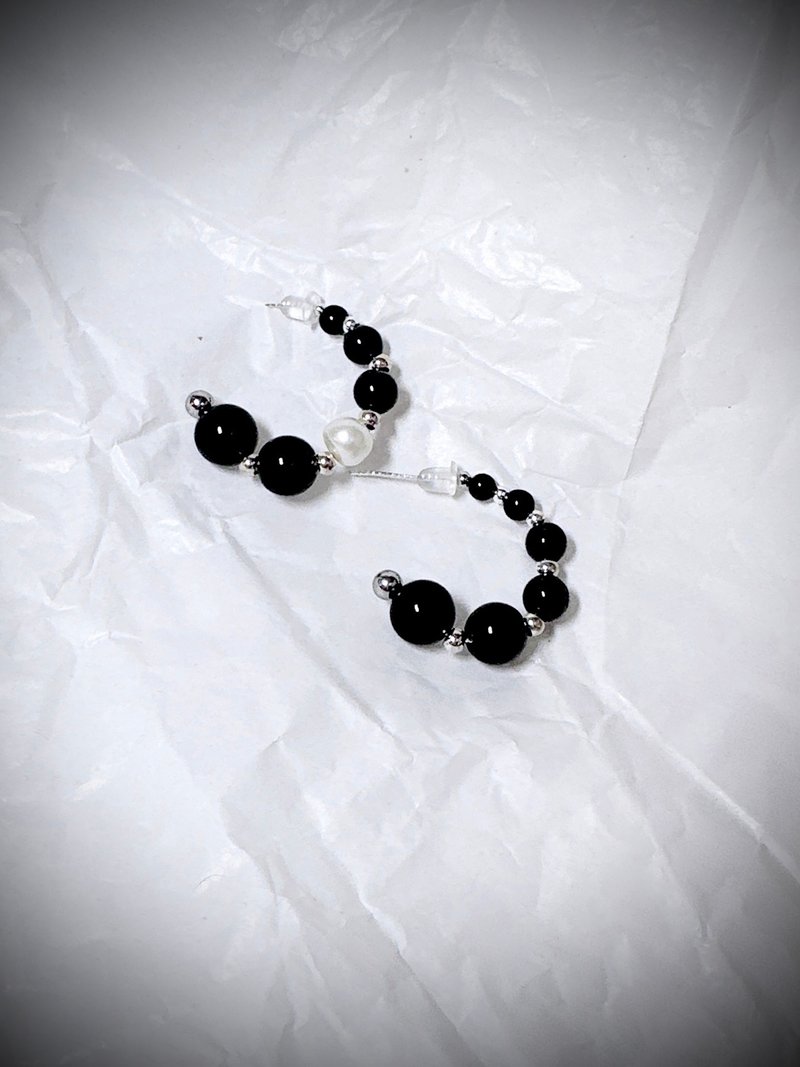 C&W 天然黑玛瑙日本进口天然淡水珍珠不对称渐变C型耳环 - 耳环/耳夹 - 玉石 黑色