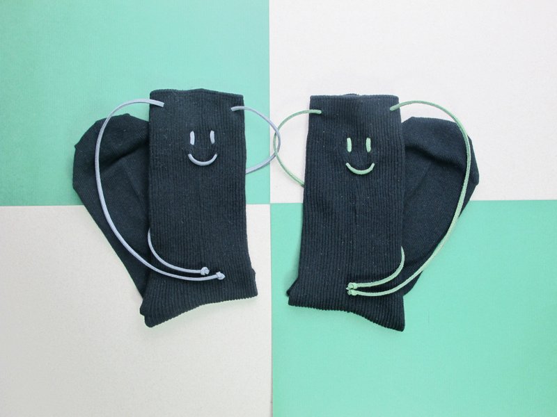 Smile Socks/文青款绑绳中统袜/百搭黑/接单订制 - 袜子 - 棉．麻 黑色