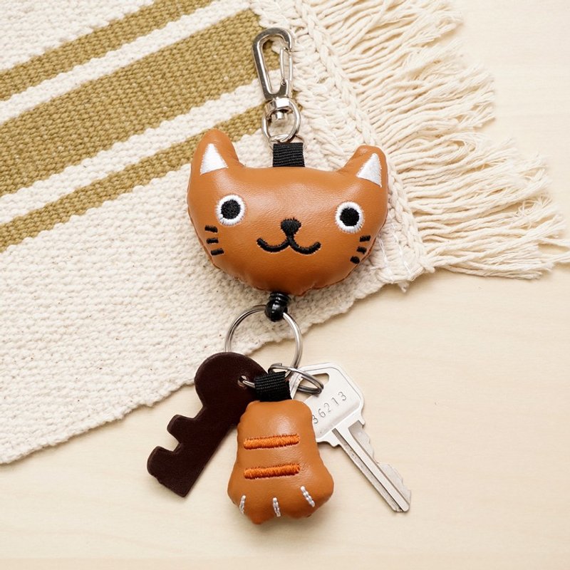 和风猫咪伸缩钥匙圈-茶猫 钥匙扣 吊饰 生日 情人节 礼物 周年庆 - 钥匙链/钥匙包 - 真皮 咖啡色