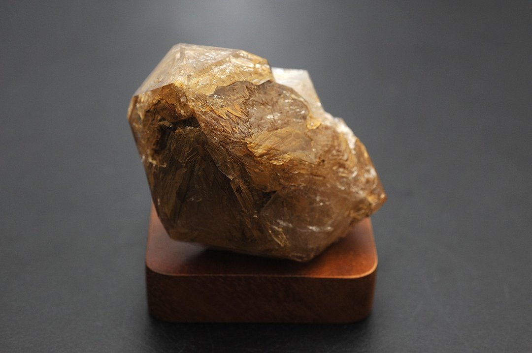 黄泥闪灵骸骨  矿石/水晶/灵修/开运/招财/破煞/防小人  k1 - 摆饰 - 宝石 