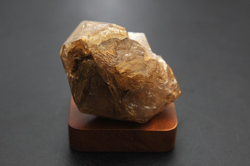 黄泥闪灵骸骨  矿石/水晶/灵修/开运/招财/破煞/防小人  k1 - 摆饰 - 宝石 