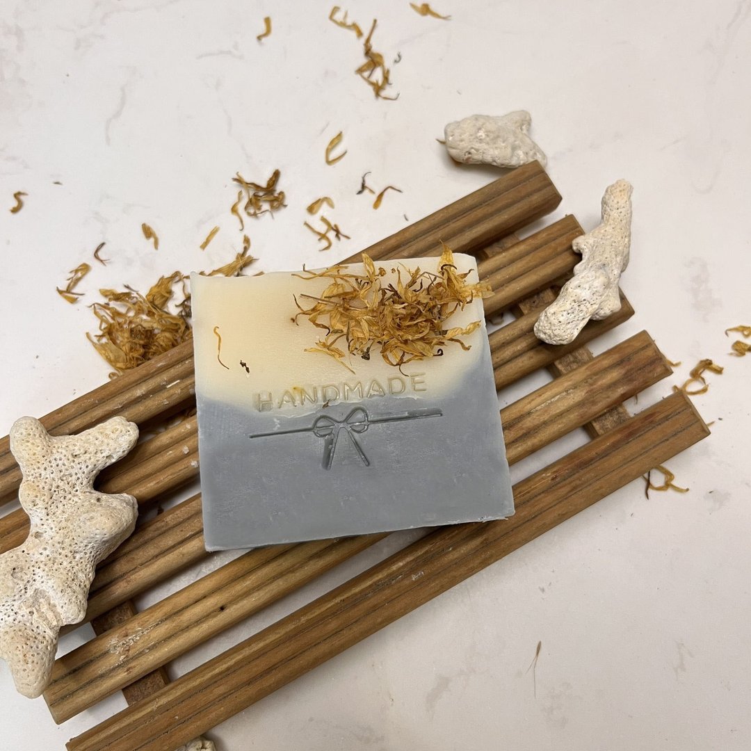 金盏百合皂/柠檬清新 - 肥皂/手工皂 - 植物．花 白色