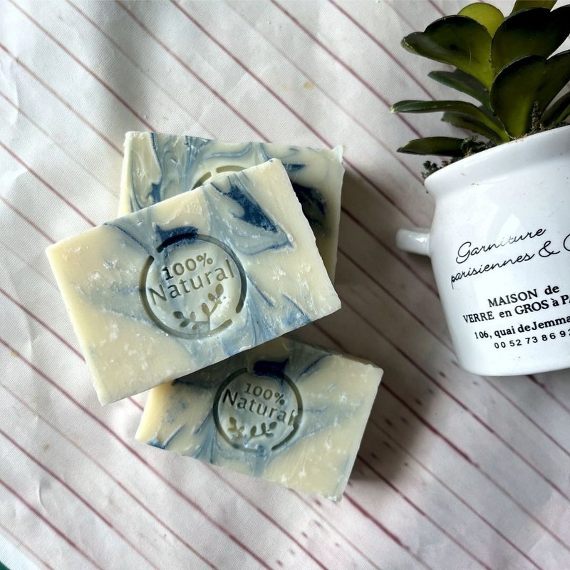 老青黛乳霜皂/舒缓肌肤困扰 (140g 重) - 肥皂/手工皂 - 植物．花 