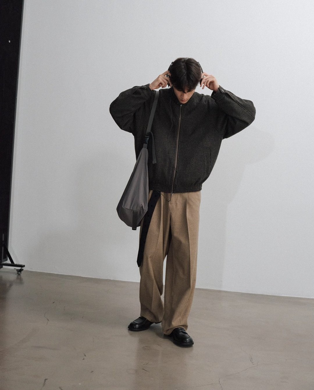 日系复古 毛呢保暖寬鬆长裤 - 男士长裤 - 其他材质 卡其色