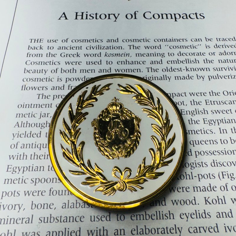 REVLON 粉饼盒 - 其他 - 其他金属 