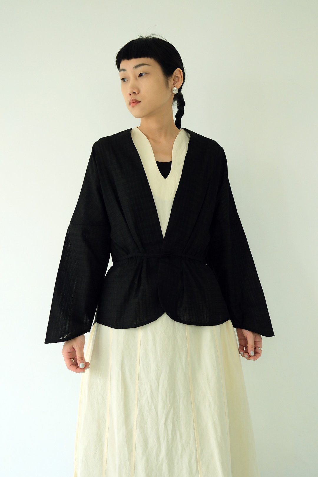 川 衣 WEAR BEING  燕尾袖开襟外套 黑纹 - 女装上衣 - 棉．麻 黑色