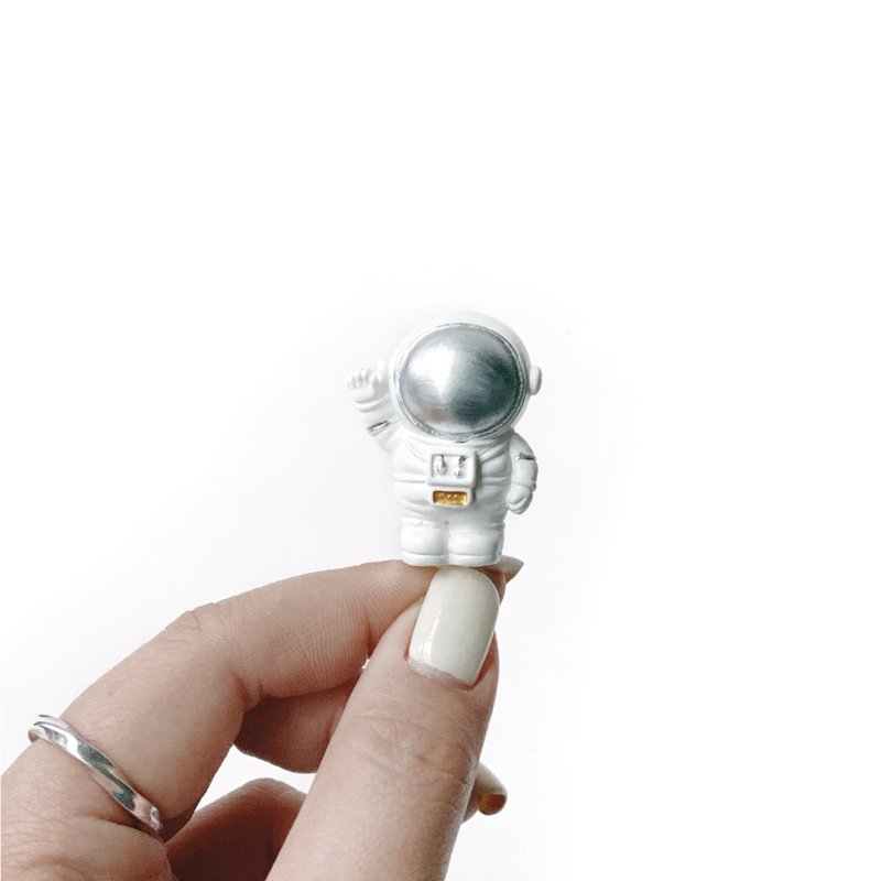 (现货) 盆栽装饰 太空人系列-银色太空人左手说嗨 ! 微景观摆饰 - 摆饰 - 树脂 白色