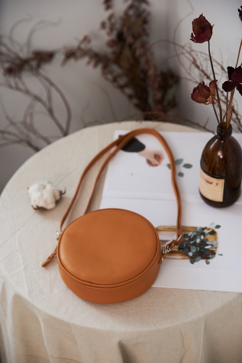 波丽露小圆包 流沙黄 - 侧背包/斜挎包 - 真皮 橘色