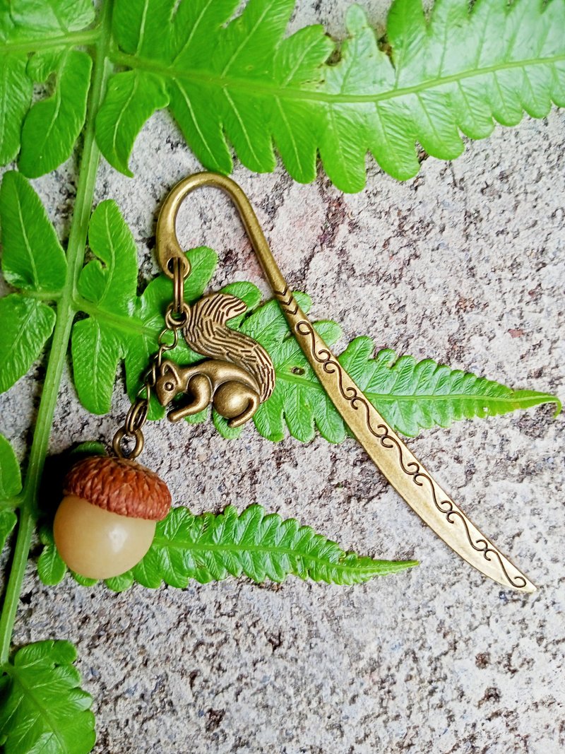 天然种子--小栎子松鼠书签--可爱系 - 书签 - 植物．花 黄色