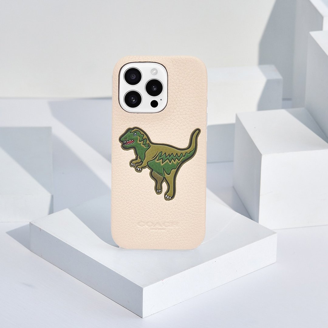【COACH】iPhone 16系列 精品防摔手机壳 白色小恐龙 - 手机壳/手机套 - 其他材质 黑色