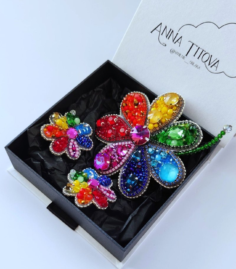 胸针花耳环手工花套装耳环和胸针 semitsvetik - 胸针 - 其他材质 多色