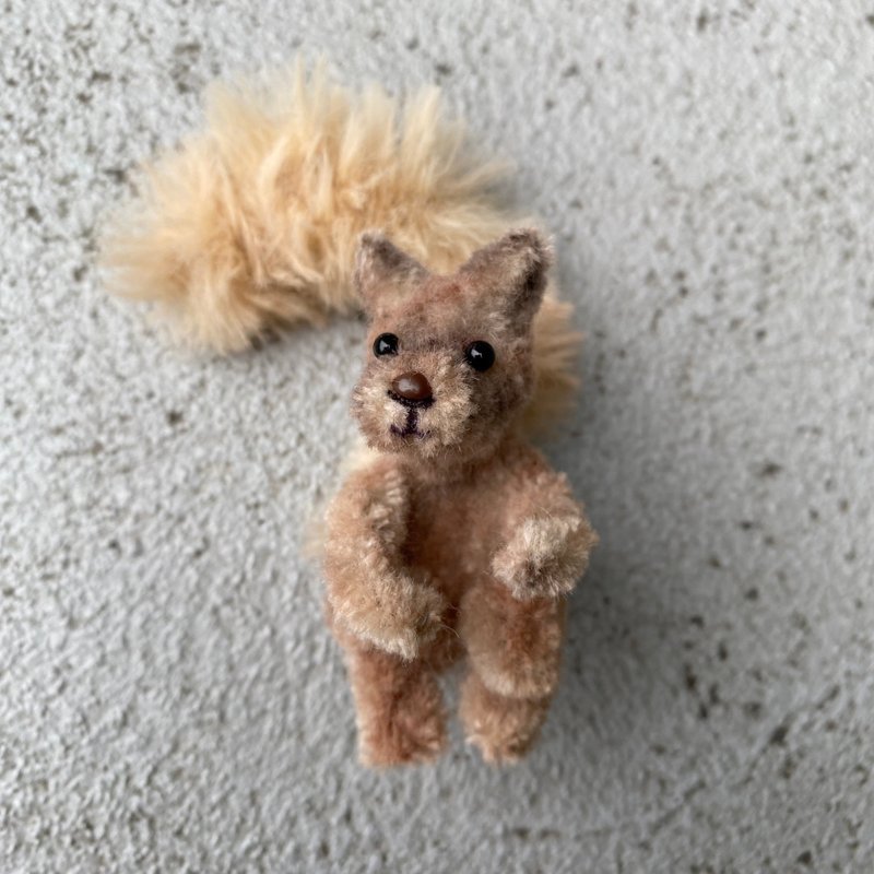 松鼠7cm-毛根扭扭棒手作/脏萌流浪动物园/モールアート - 玩偶/公仔 - 其他人造纤维 咖啡色