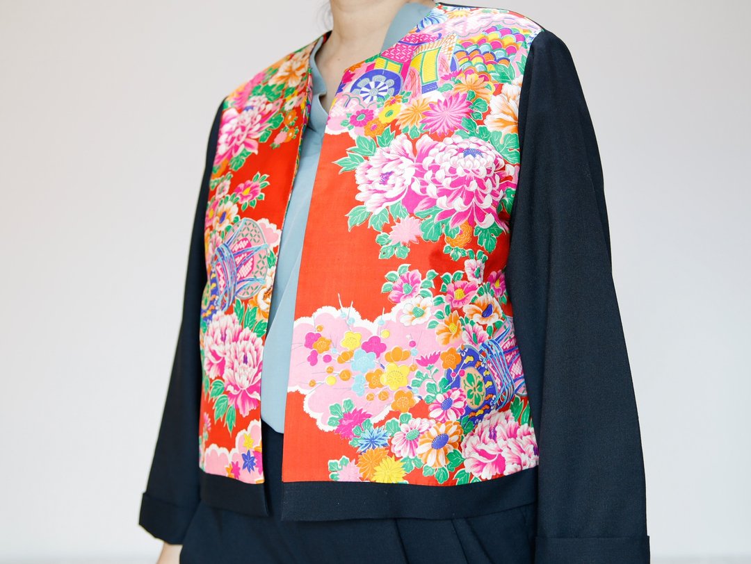 KIMONO CREW NECK JACKET - 使用古董和服布料制成的独一无二圆领外套 - 女装休闲/机能外套 - 聚酯纤维 红色