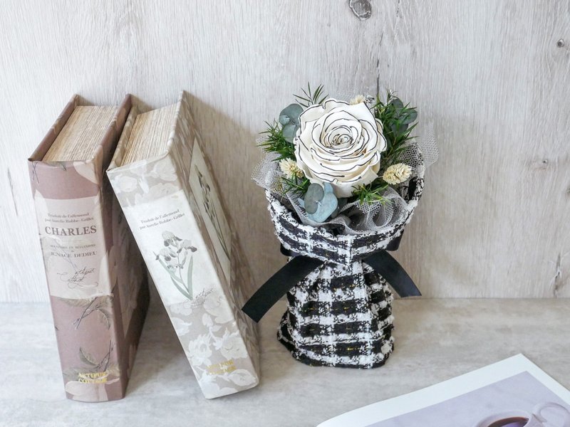 单支小香风玫瑰花束【轻奢】七夕情人/香奈儿/女友/不凋花/毕业季 - 干燥花/捧花 - 植物．花 白色