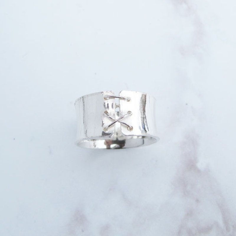 【手工定制银饰】马甲 | 造型宽版 999手工纯银戒指 | 大员囡仔 - 戒指 - 纯银 银色