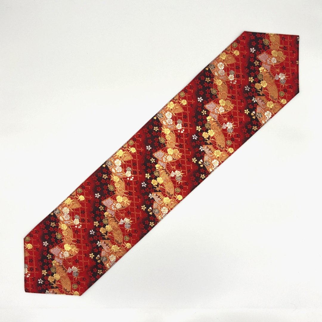 A stylish table runner rug with a Japanese pattern made from Kyoto Nishijin-ori fabric. - 其他 - 聚酯纤维 红色