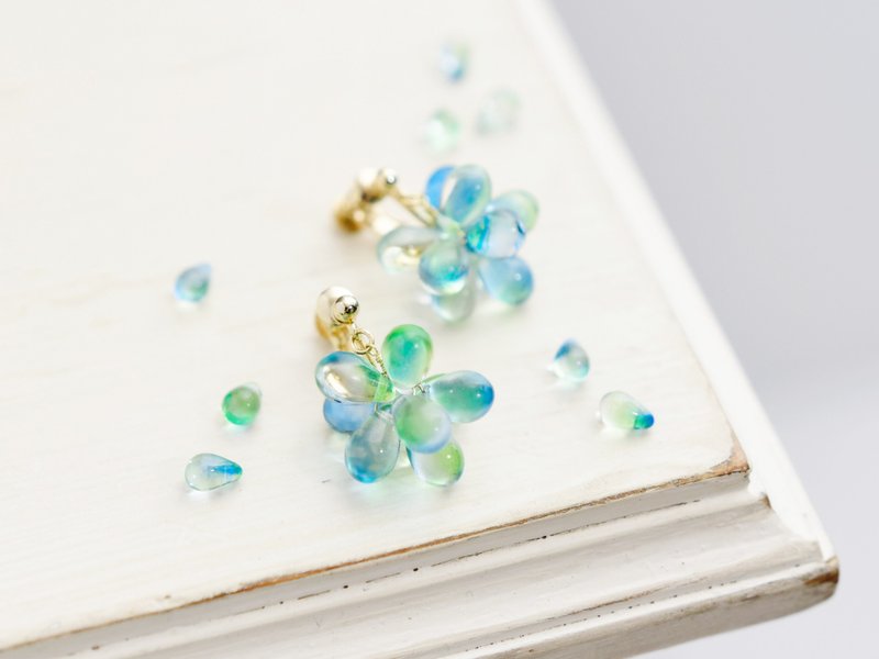 【耳环・耳夹】晴空新绿 - 耳环/耳夹 - 玻璃 蓝色