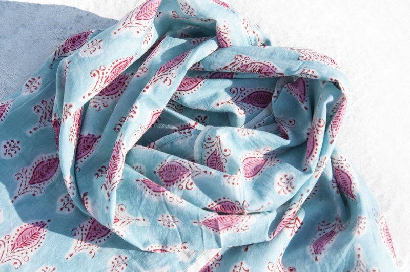 手工木刻印植物染围巾手工织围巾 编织围巾 草木染纯绵丝巾-花朵 - 围巾/披肩 - 棉．麻 多色