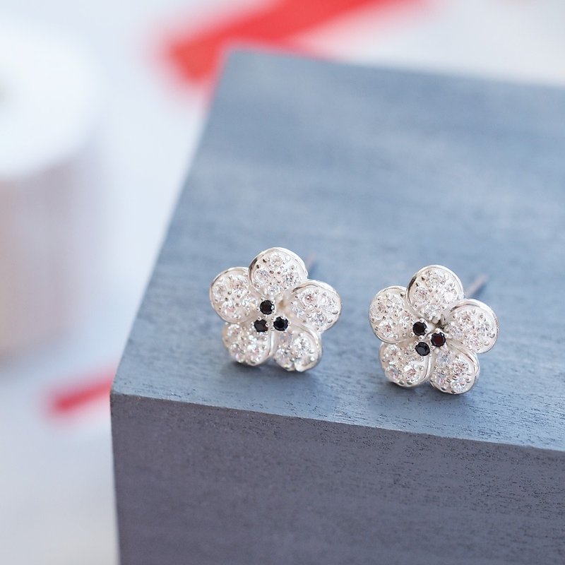 White Sakura Earrings Clip-On Silver 925 - 耳环/耳夹 - 其他金属 白色