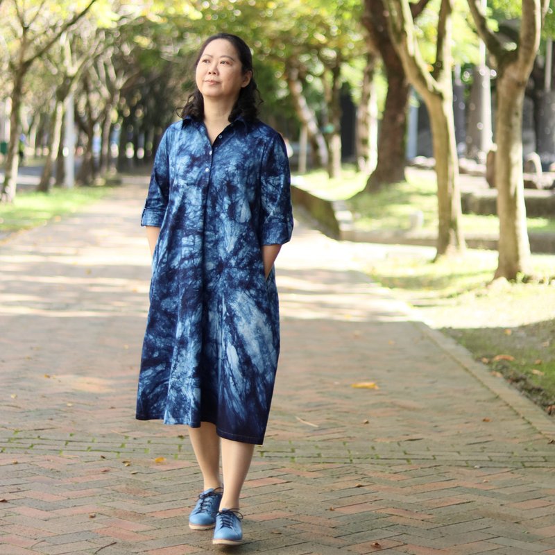 风暴-手工蓝染长版洋装 - 裙子 - 棉．麻 蓝色