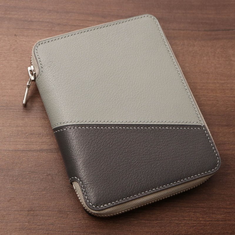 【The Greys】拉链护照夹 - 护照夹/护照套 - 真皮 灰色