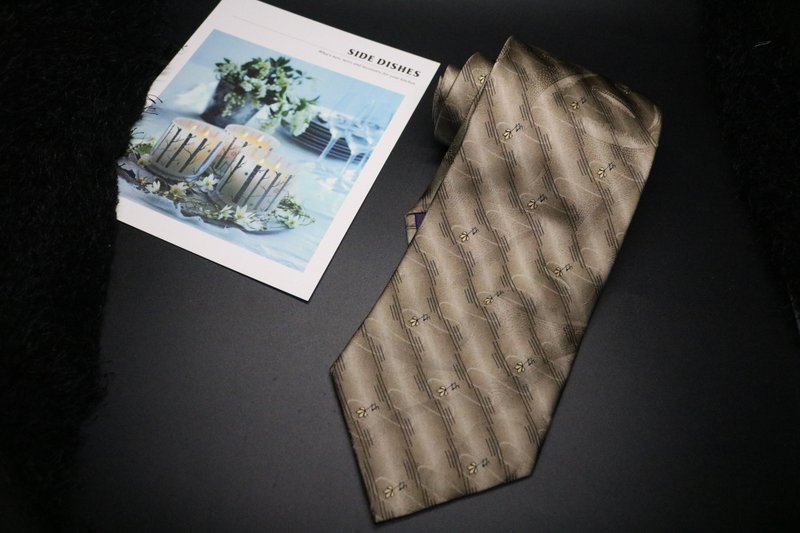 浅卡其色小花桑蚕丝领带/100%真丝商务necktie - 领带/领带夹 - 丝．绢 卡其色