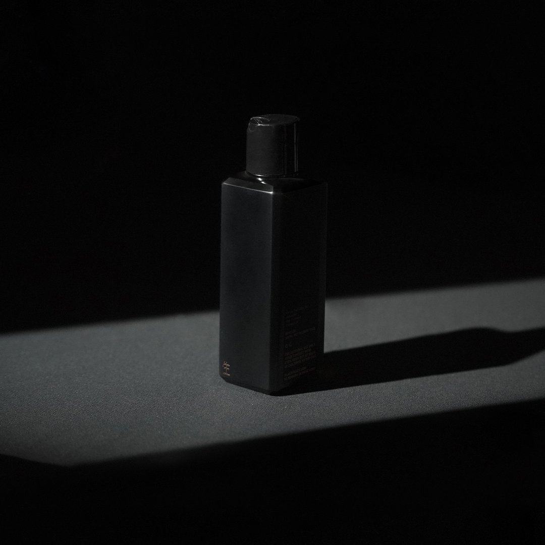 生 / 300ML 身体油 - 蜡烛/烛台 - 其他材质 黑色