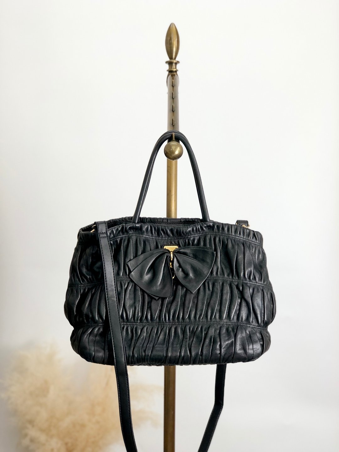 【 日本直送 名牌中古包 】PRADA 普拉达 肩背包 黑色 缎带 皮革 2way 抓皱 vintage 古董 hfsinw - 侧背包/斜挎包 - 真皮 黑色