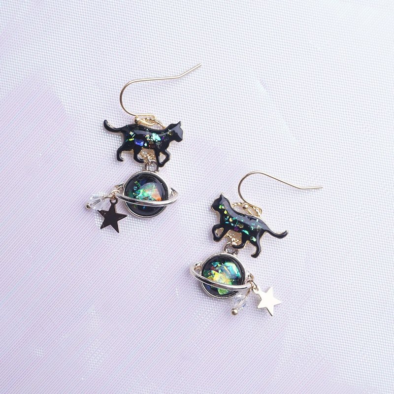 猫咪星球耳夹 贝壳彩梦幻小猫星球耳环 可改耳夹耳针 原创礼物 - 耳环/耳夹 - 其他金属 多色