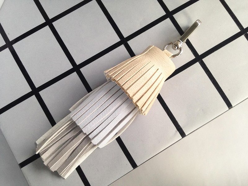 Triple Tassel Keychain - 钥匙链/钥匙包 - 人造皮革 多色