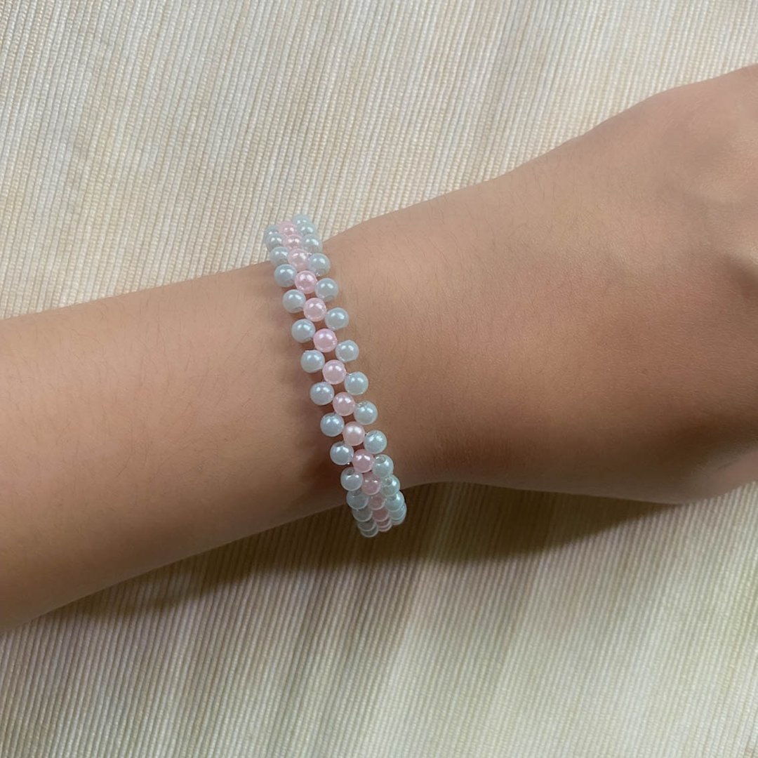 Blue Minimal Queen Beaded Bracelet - 手链/手环 - 塑料 粉红色