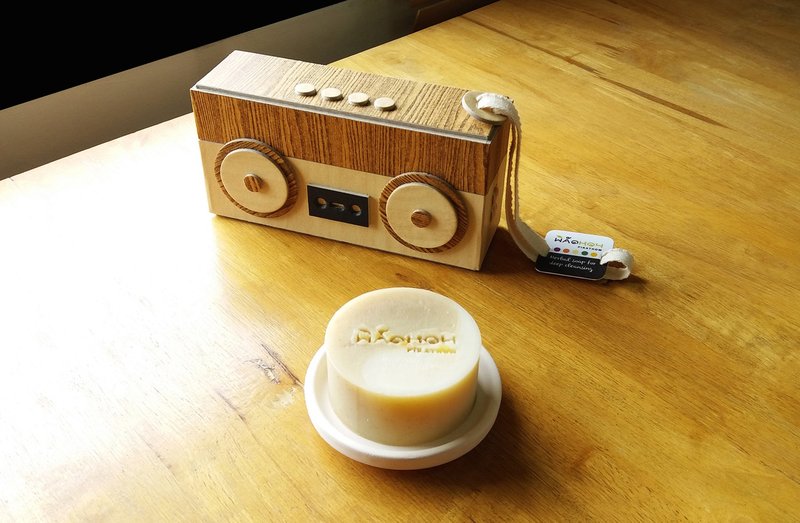 Gift set soap - Portable retro radio - Cream+Brown 2 - 肥皂/手工皂 - 纸 