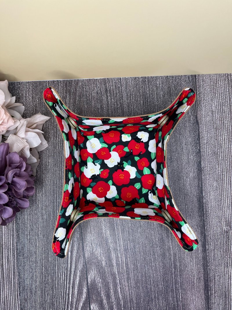 山茶花与猫咪图案收纳盘，日本制布料 - 收纳用品 - 棉．麻 红色