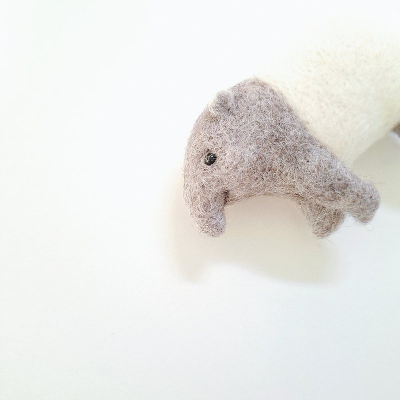 手工 羊毛毡 马来貘 扁形胸针别针 - 胸针 - 羊毛 多色