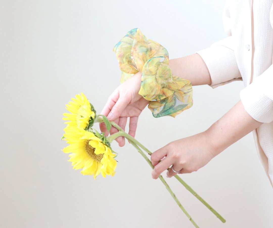Sunflower art scrunchie Asahi art style original textile big scrunchie - 发饰 - 橡胶 黄色