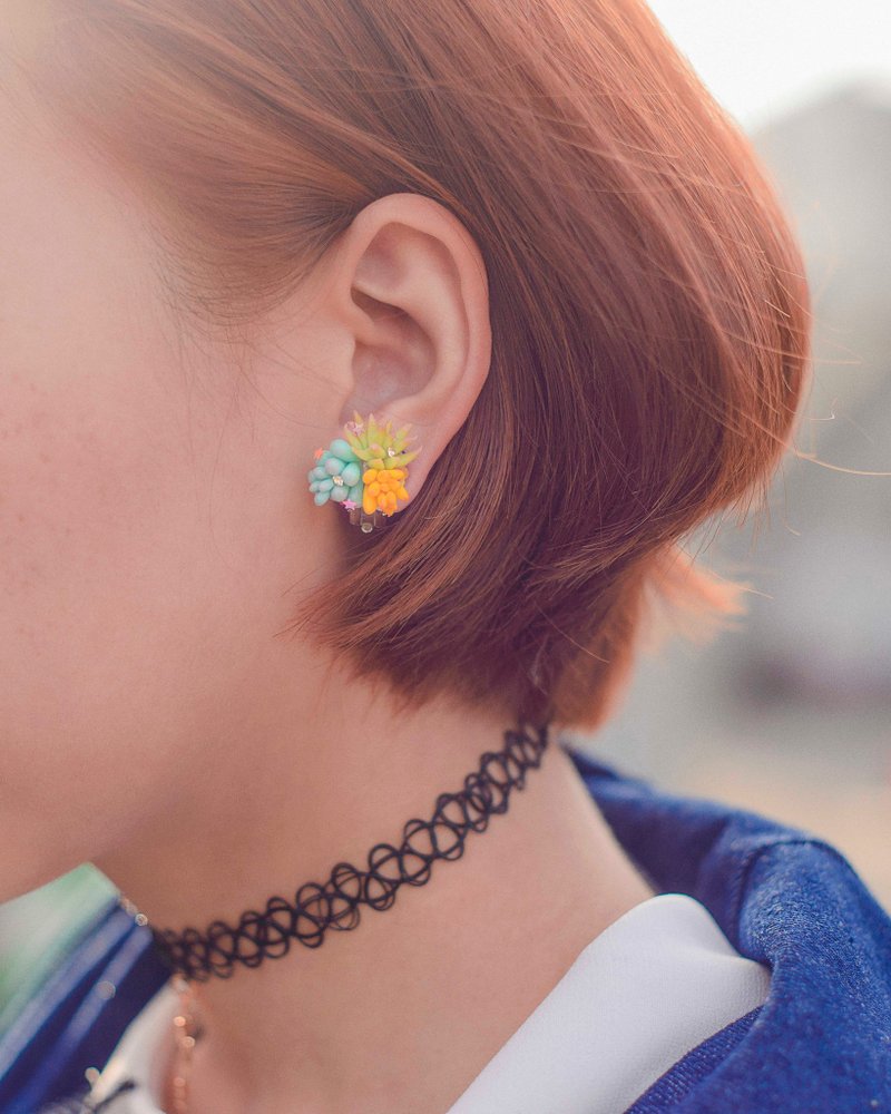 手作黏土迷你多肉植物-贴耳饰一对 succulent plants - 耳环/耳夹 - 粘土 多色