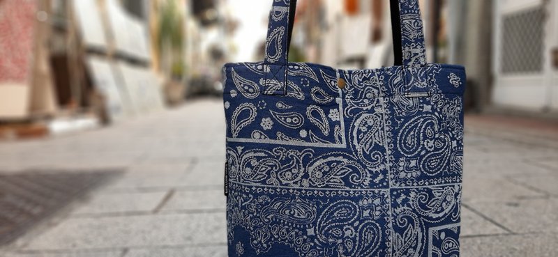 AMIN'S SHINY WORLD 手工水洗丹宁变形虫提花浅蓝大托特肩包 - 侧背包/斜挎包 - 棉．麻 蓝色