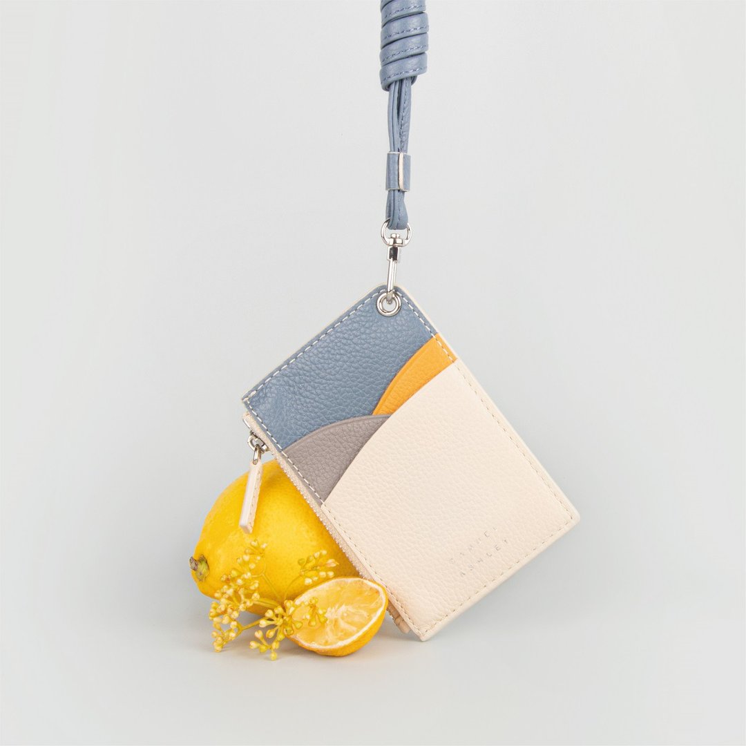 【情侣送礼】Robyn 意大利皮革ID挂颈证件套 - 米色 可加购印名 - 证件套/卡套 - 真皮 卡其色