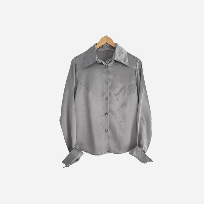 脱臼古着 / 银色缎面长袖衬衫 no.886 vintage - 女装衬衫 - 其他人造纤维 银色