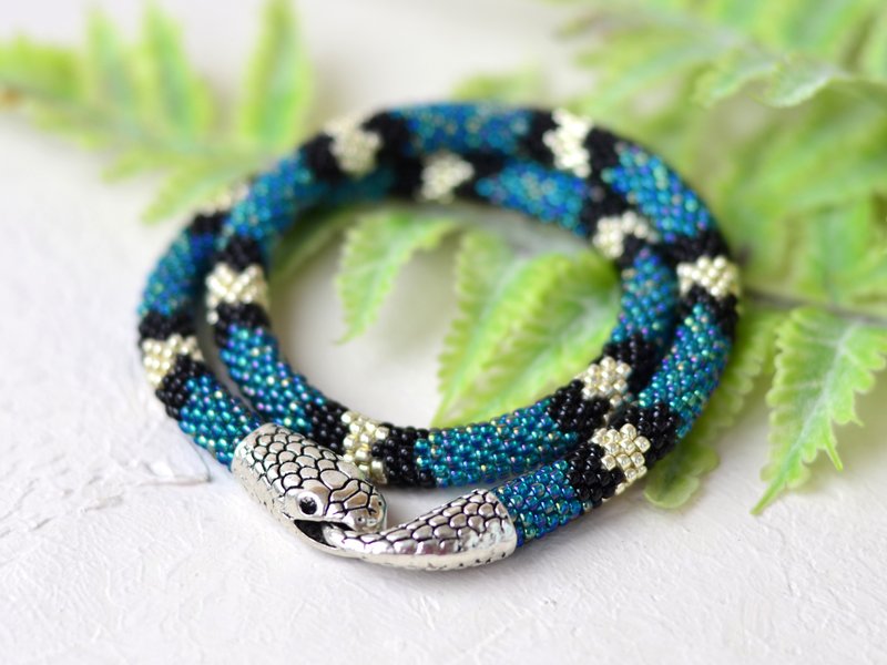 Snake necklace, Ouroboros jewelry, Teal snake choker, Turquoise snake necklace - 项链 - 玻璃 绿色