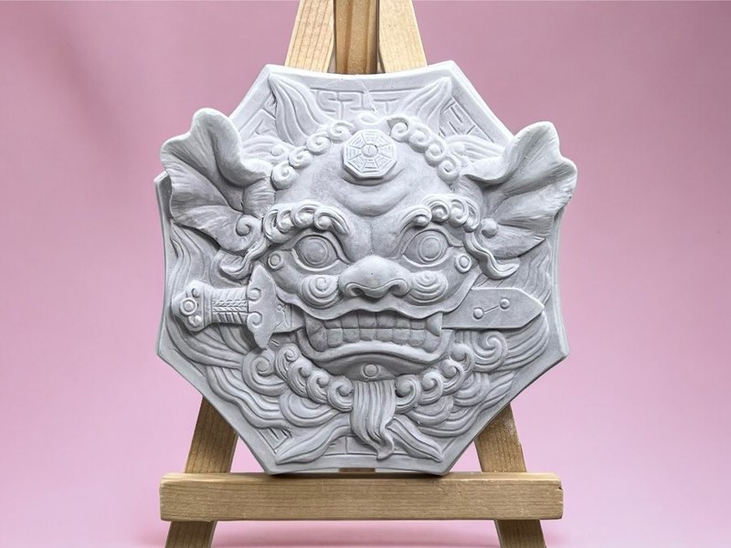 镇宅开运石 狮咬剑 镇宅平安 风水摆饰 多种精油香氛任选 附木架 - 香薰/精油/线香 - 水泥 多色