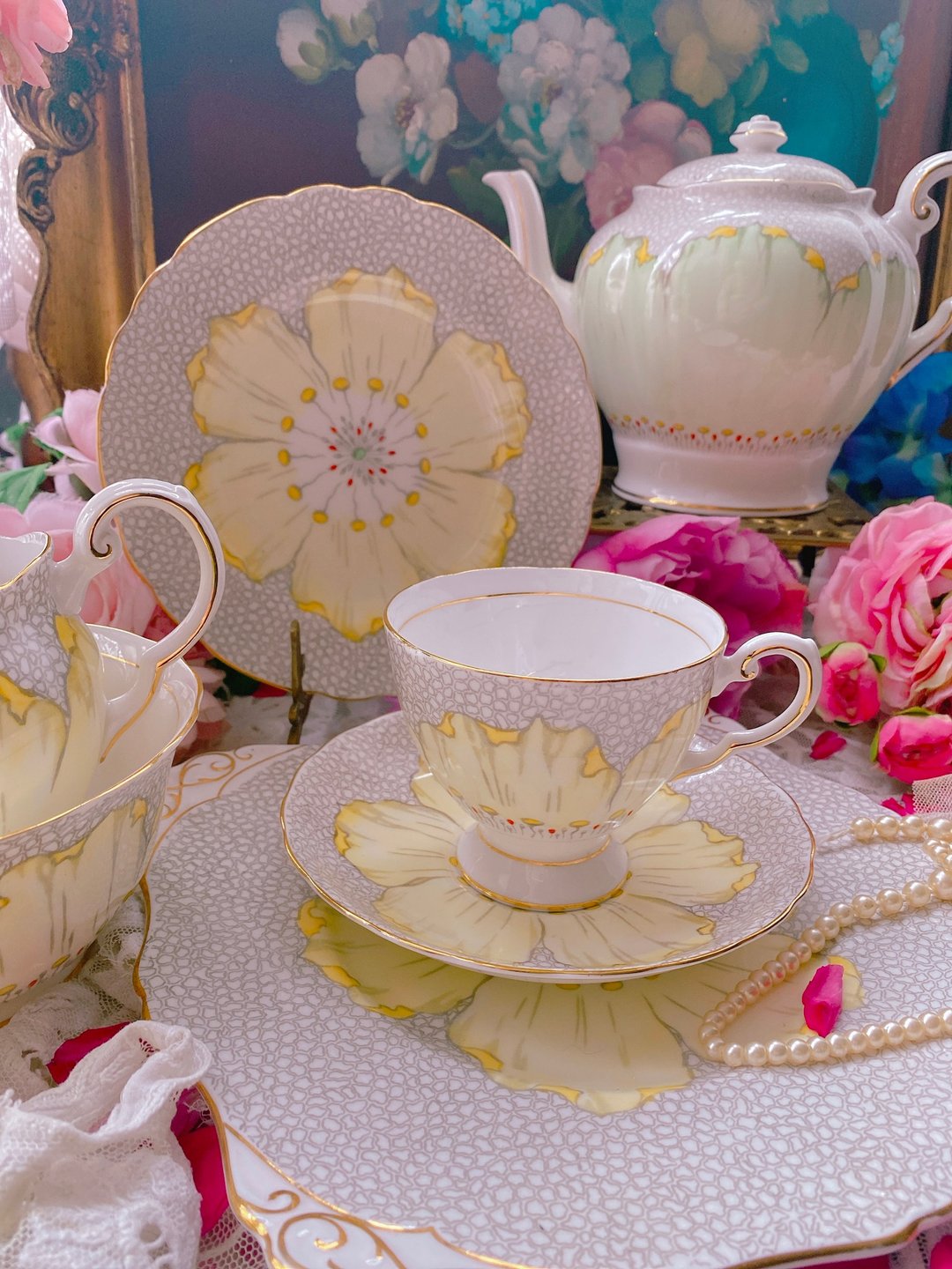 英国制骨瓷1947 年Wedgwood集团 Tuscan手绘古董杯花茶杯两件组 - 茶具/茶杯 - 瓷 黄色