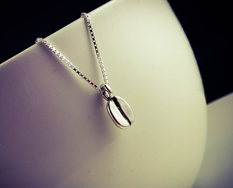 咖啡豆 纯银项链 / 锁骨链 / 手链/礼物 / 纪念日/咖啡纯银项链/ 礼物 / 纪念日/情人节 - 锁骨链 - 其他金属 白色