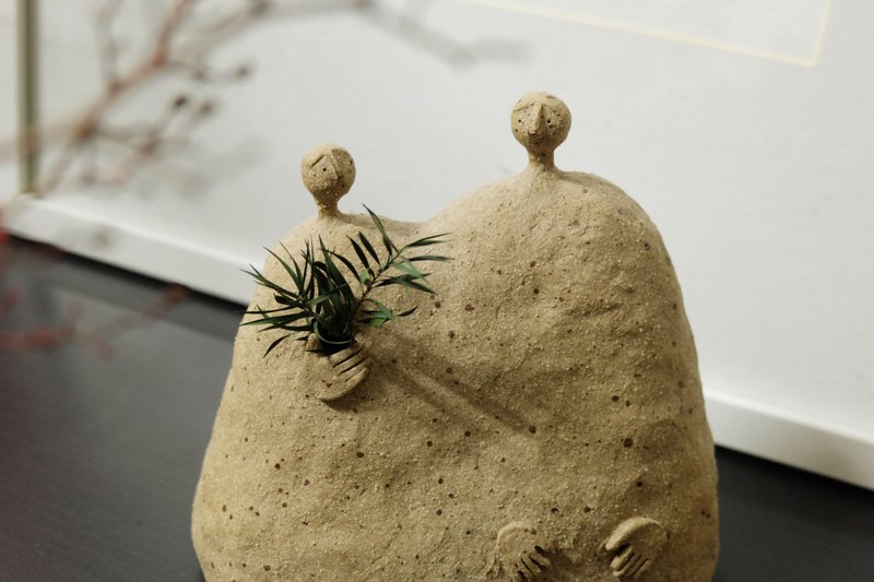 | Luna 陶偶系列 | 俩伴 陶器 小花瓶 摆设 - 花瓶/陶器 - 陶 咖啡色