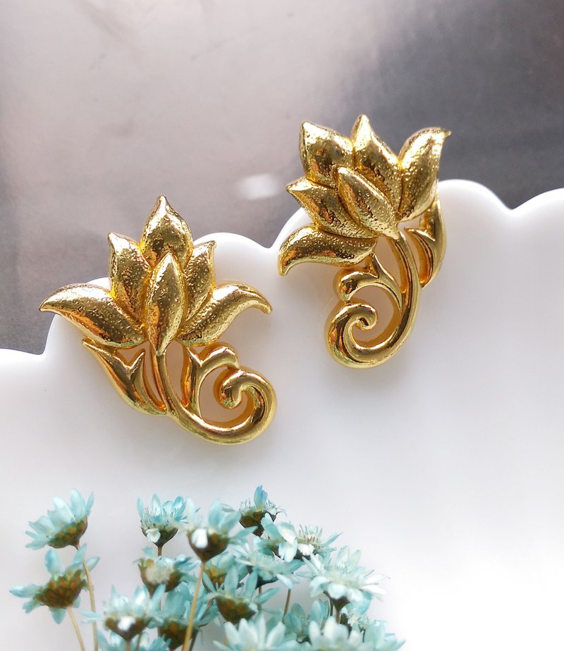 Vintage Jewelry 西洋古董饰品 AVON 对称花卉 针式耳环 - 耳环/耳夹 - 其他材质 金色