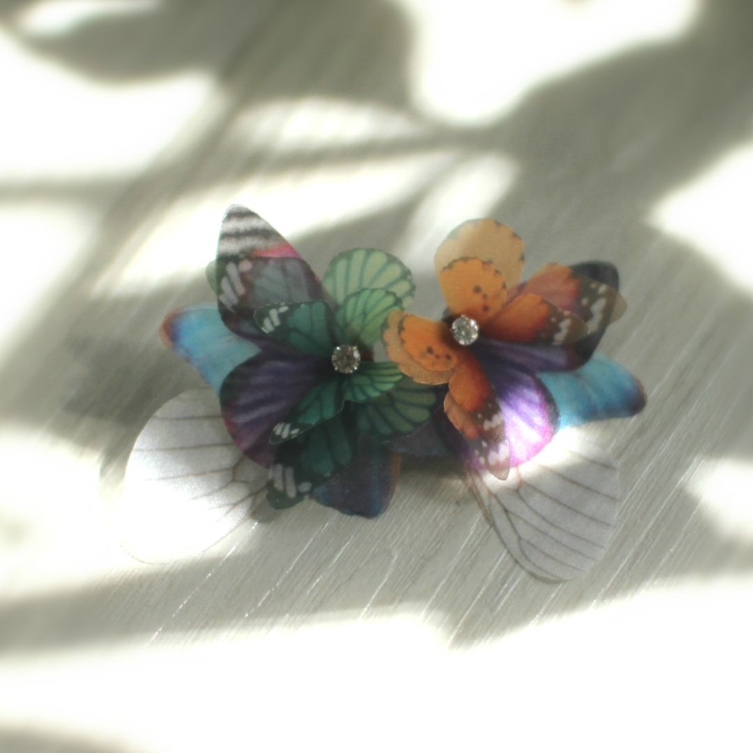 不对称蝴蝶耳环一对&水钻925银耳针 pierced or clip-on earring - 耳环/耳夹 - 丝．绢 紫色